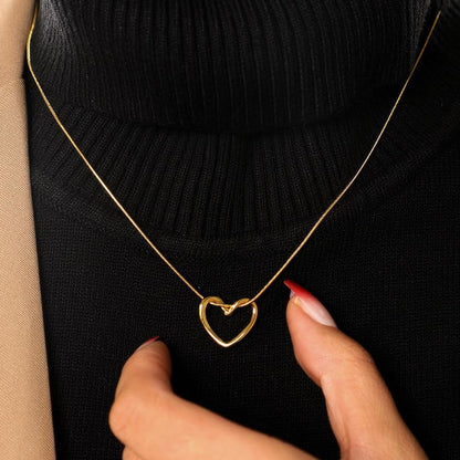 JYARSH 18K Gold Plated Heart Pendant Chain Necklace for Women & Girls | Anti Tarnish Stainless Steel Minimal Love Locket Stylish Everyday Wear Jewellery Valentine, Anniversary Birthday G : Amazon.in: Fashion